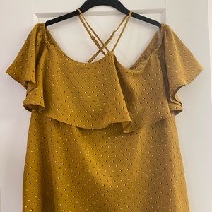 Cold shoulder Maurices top